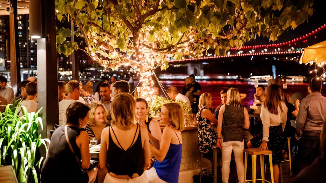 Total 65+ imagen river bar Viaterra.mx